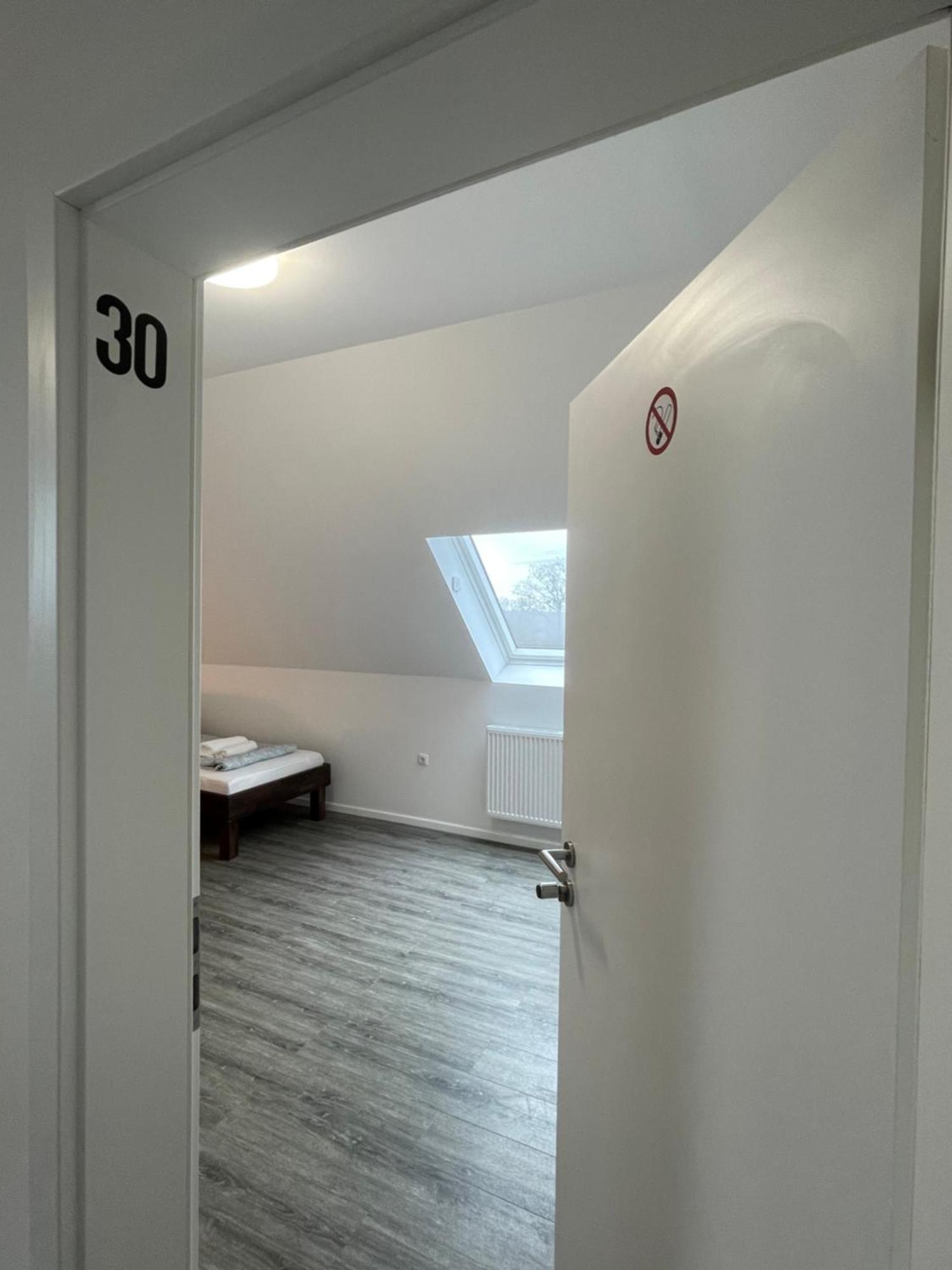 Comfortable Hostel In Wesseling Exterior photo
