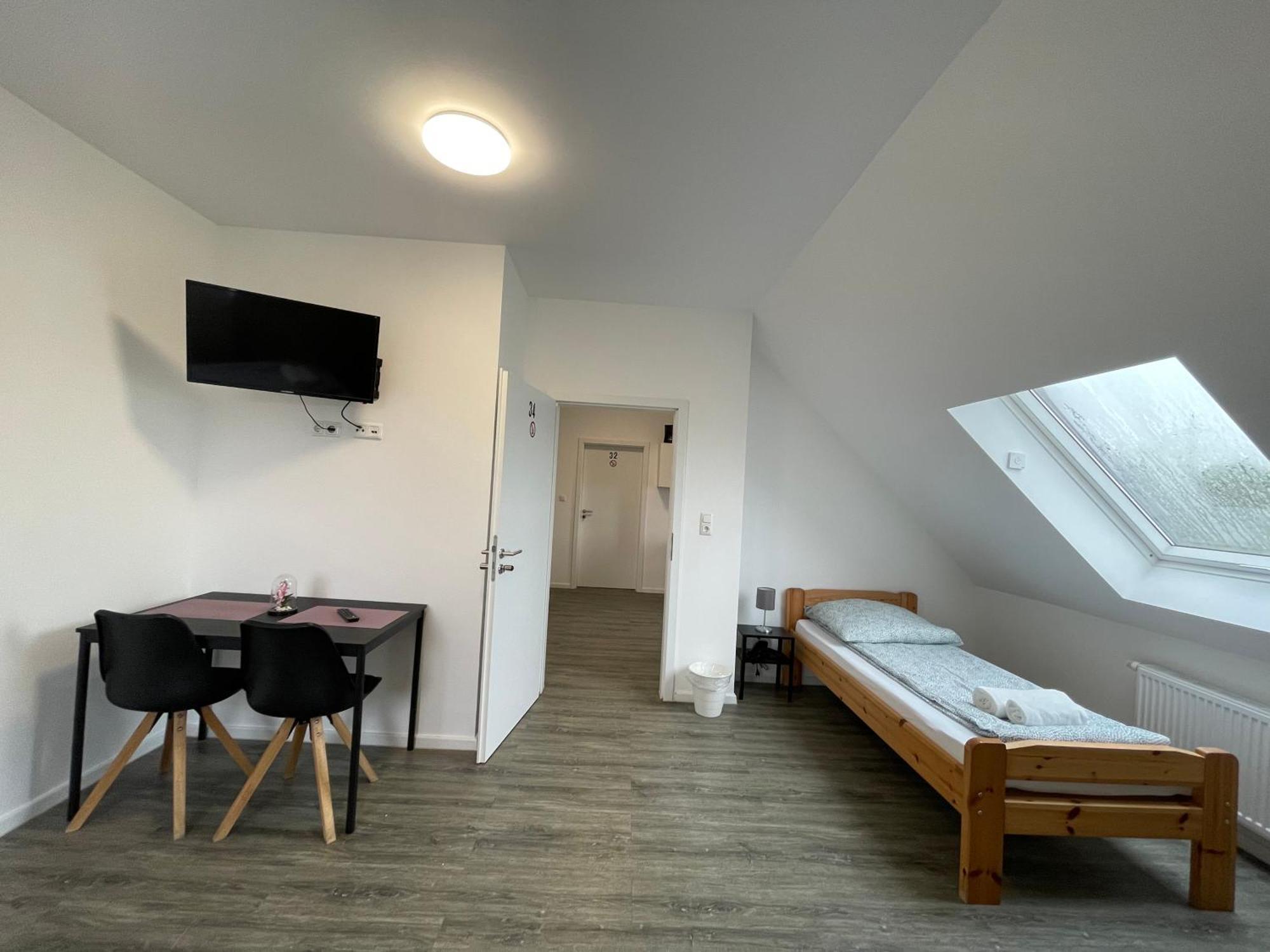 Comfortable Hostel In Wesseling Exterior photo
