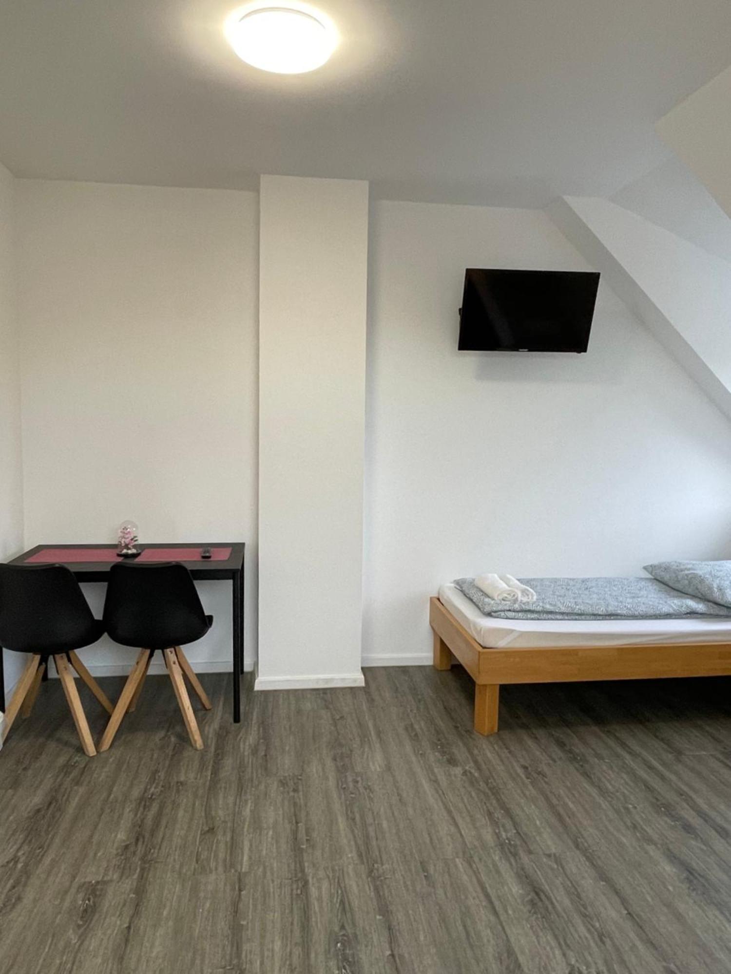 Comfortable Hostel In Wesseling Exterior photo